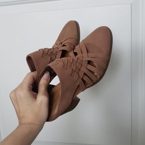Universal Thread Brown/Tan Booties size 6